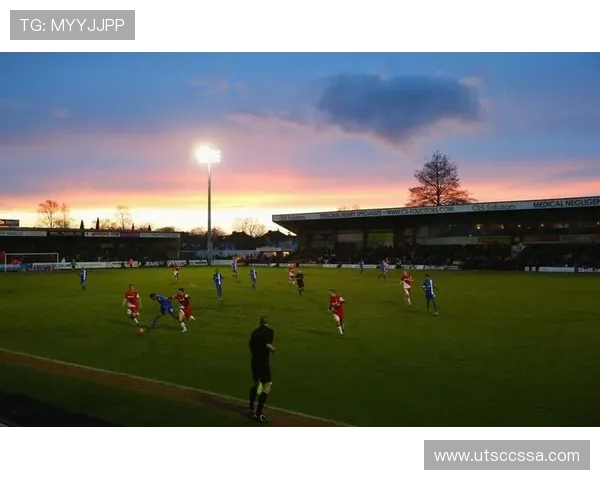 赫尔城防守反击风格近期表现稳健