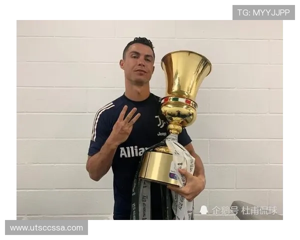 C罗家冰箱里塞满蛋白粉，邻居说半夜三点还听见他在练俯卧撑