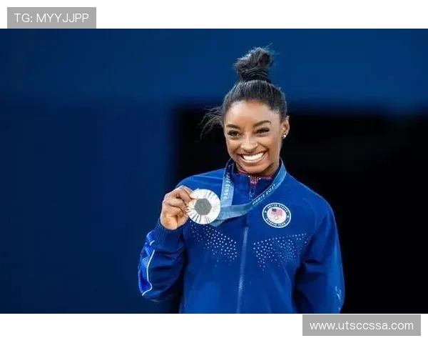 西蒙·拜尔斯家的冰箱里塞满蛋白粉，连冰淇淋都得预约才能吃一口